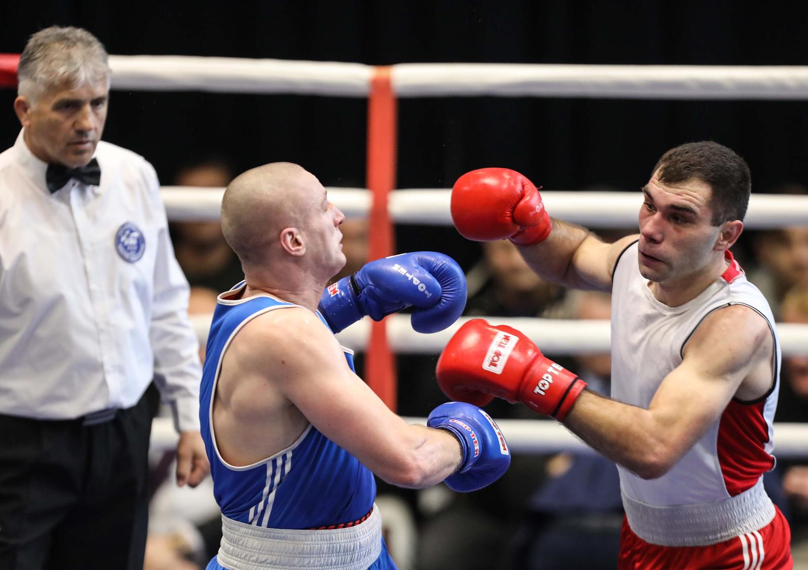 26.01.2020., Zagreb, Velesajam - Prvenstvo Hrvatske u boksu za seniore i senirke. Finalna borba, muskarci do 91 kg, Plantic Damir - Zvonimir Rebolj.
Photo: Jurica Galoic/PIXSELL