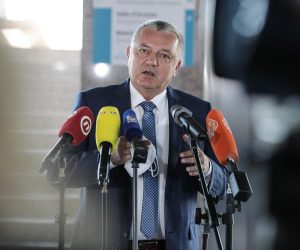 26.08.2021., Zagreb - Dolazak ministara na 73. sjednicu Vlade RH koja se odrzava u Nacionalnoj i sveucilisnoj knjiznici.
Photo: Robert Anic/PIXSELL