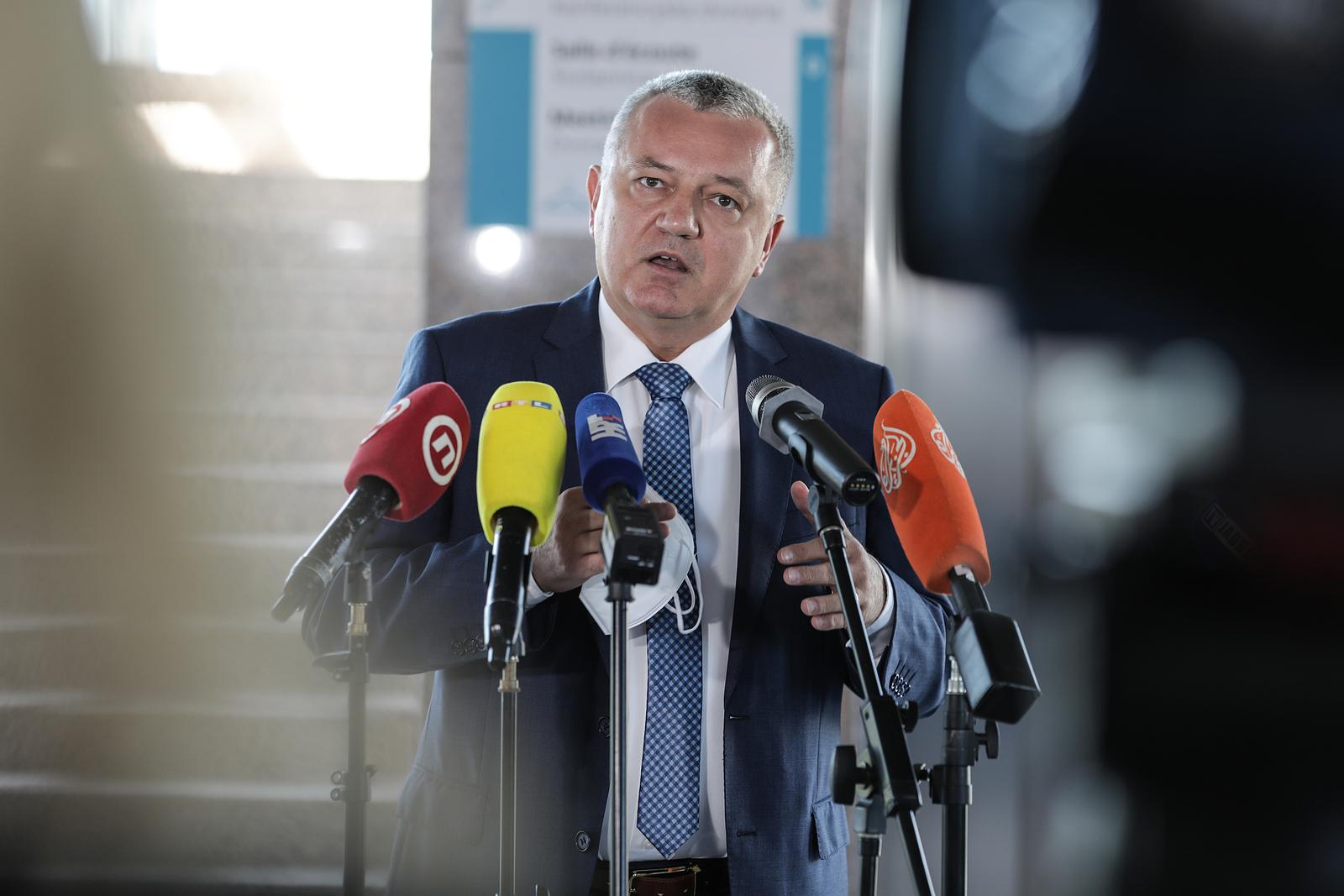 26.08.2021., Zagreb - Dolazak ministara na 73. sjednicu Vlade RH koja se odrzava u Nacionalnoj i sveucilisnoj knjiznici.
Photo: Robert Anic/PIXSELL
