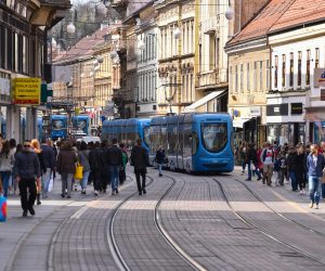 27.03.2021., Zagreb - Gradjani u setnji gradom. Photo: Bruno Fantulin/PIXSELL