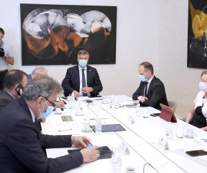 28.07.2021., Zagreb - U Banskim dvorima odrzana je video sjednica Znanstvenog savjeta za borbu protiv koronavirusa. Predsjednik Vlade Andrej Plenkovic, Zvonimir Frka Petesic, ravnateljica Klinike za infektivne bolesti "Dr. Fran Mihaljevic" Alemka Markotic Photo: Patrik Macek/PIXSELL