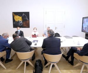 28.07.2021., Zagreb - U Banskim dvorima odrzana je video sjednica Znanstvenog savjeta za borbu protiv koronavirusa. predsjednik Vlade Andrej Plenkovic, Zvonimir Frka Petesic, ravnateljica Klinike za infektivne bolesti "Dr. Fran Mihaljevic" Alemka Markotic, ravnatelj Hrvatskog zavoda za javno zdravstvo (HZJZ) Krunoslav Capak  Photo: Patrik Macek/PIXSELL