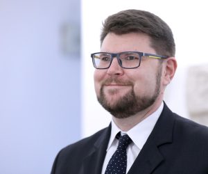 08.10.2021., Zagreb - Predsjednik SDP-a Pedja Grbin komentirao je u Saboru stanje u stranci.