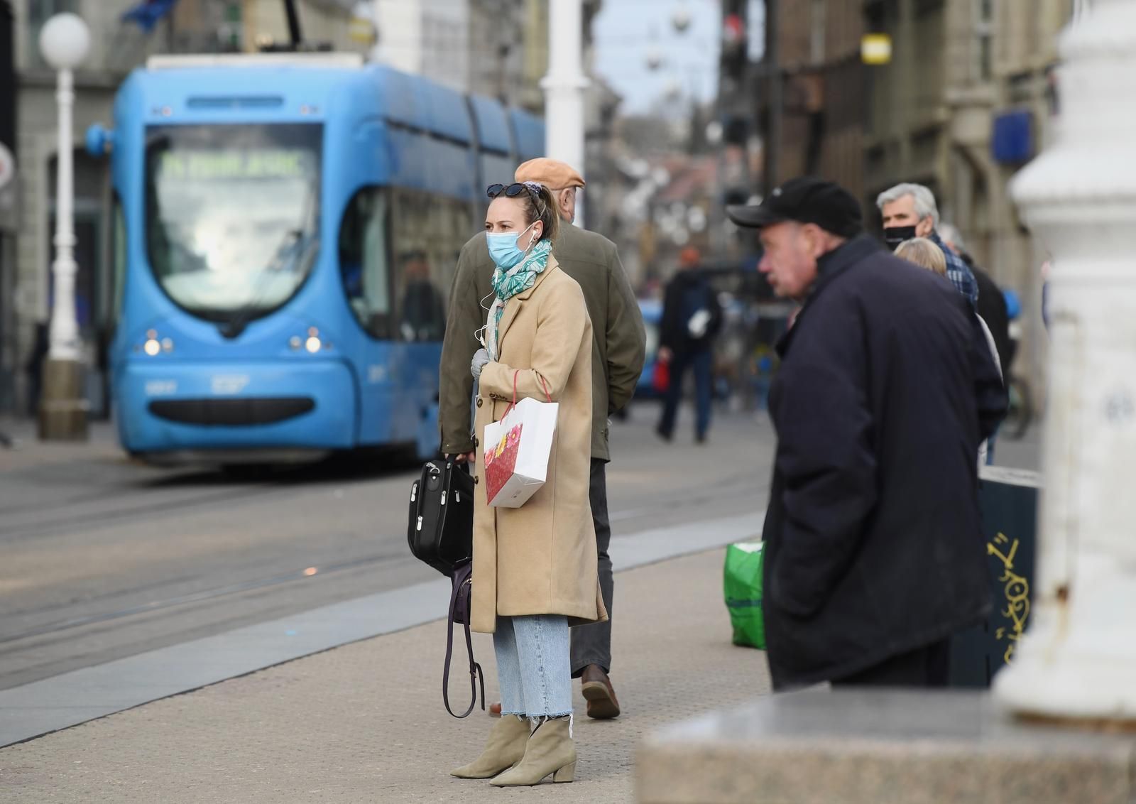 18.03.2021., Zagreb - Kako je porastao broj zarazenih od korone u Hrvatskoj tako se na ulicama povecao broj ljudi koji nose maske. 
Photo: Marko Lukunic/PIXSELL