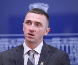 13.10.2021., Zagreb - Novi predsjednik Domovinskog pokreta Ivan Penava odrzao je u Saboru konferencju za medije na kojoj je govorio o izboru potpredsjednika Hrvatskoga sabora i aktualnim politickim temama.