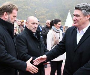 29.10.2021.,Novska - Predsjednik Zoran Milanovic kod spomen obiljezja Trokut sudjelovao je u obilljezavanju pocetka akcija za oslabadjanje Zapadne Slavonije.
