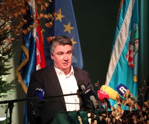 28.10.2021., Delnice - Svecano obiljezavanje 30. godisnjice osnutka 138 brigade HV "Goranski risovi" u Domu kulture. Predsjednik RH Zoran Milanovic.