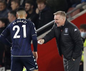 Soccer Football - Premier League - Southampton v Aston Villa - St Mary's Stadium, Southampton, Britain - November 5, 2021  Aston Villa manager Dean Smith talks to Anwar El Ghazi REUTERS/Peter Nicholls EDITORIAL USE ONLY. No use with unauthorized audio, video, data, fixture lists, club/league logos or 'live' services. Online in-match use limited to 75 images, no video emulation. No use in betting, games or single club /league/player publications.  Please contact your account representative for further details.