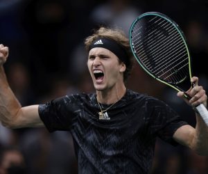 epa09564360 Alexander Zverev of Germany celebrates winning his round of sixteen match against Grigor Dimitrov of Bulgaria at the Rolex Paris Masters tennis tournament in Paris, France, 04 November 2021.  EPA/YOAN VALAT