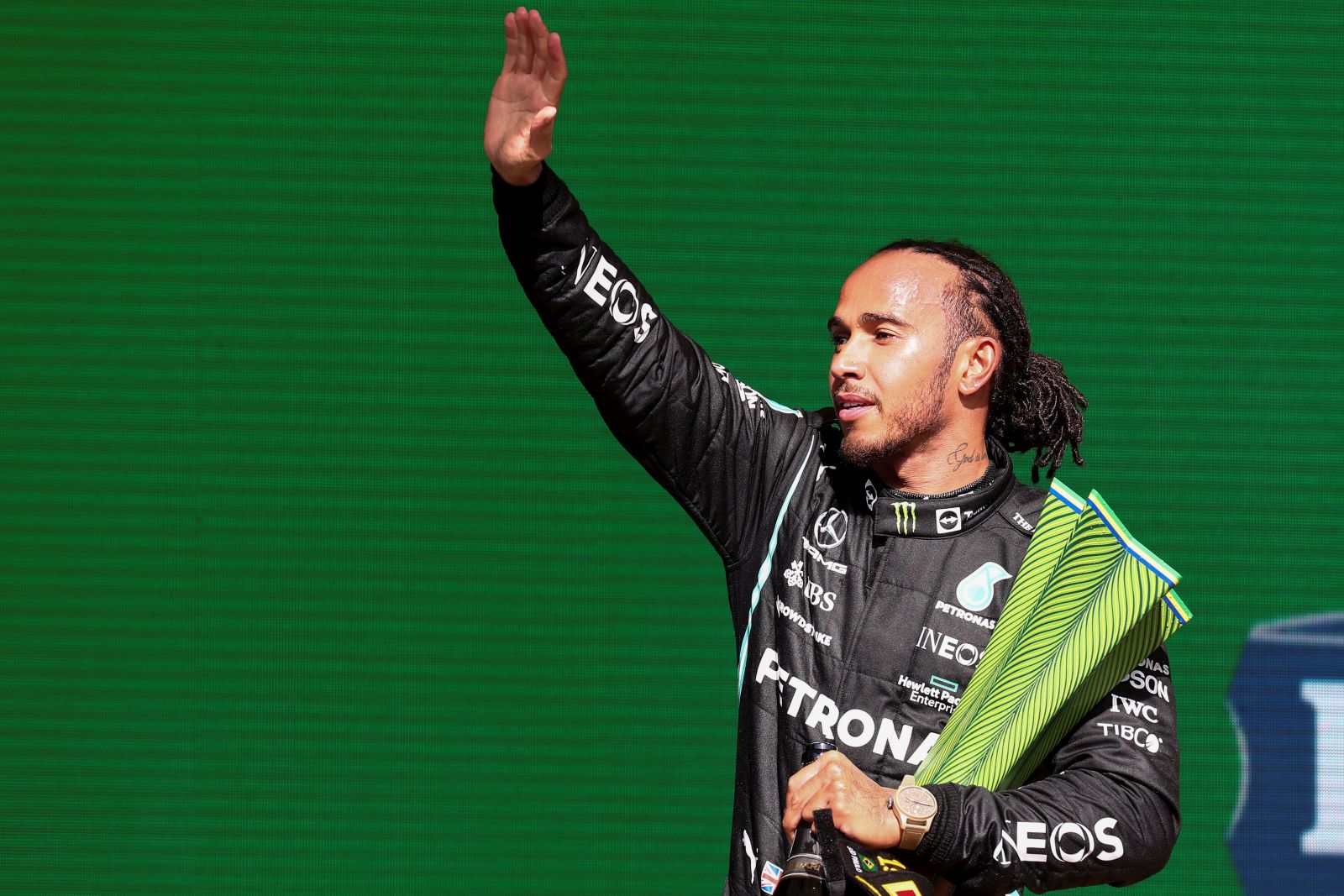 epa09582263 British Lewis Hamilton of Mercedes celebrates after winning the Brazilian Formula One Grand Prix at the Jose Carlos Pace racetrack in Sao Paulo, Brazil, 14  November 2021.  EPA/Sebastiao Moreira