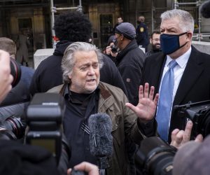 epa09583536 Trump ally and former White House adviser Steve Bannon (C) arrives to turn himself into authorities at the FBI Field Office in Washington, DC, USA, 15 November 2021. Bannon surrendered to authorities after being indicted on two counts of contempt of Congress for defying the Jan. 6 committee request for documents and testimony related to the riot at the Capitol.  EPA/PETE MAROVICH