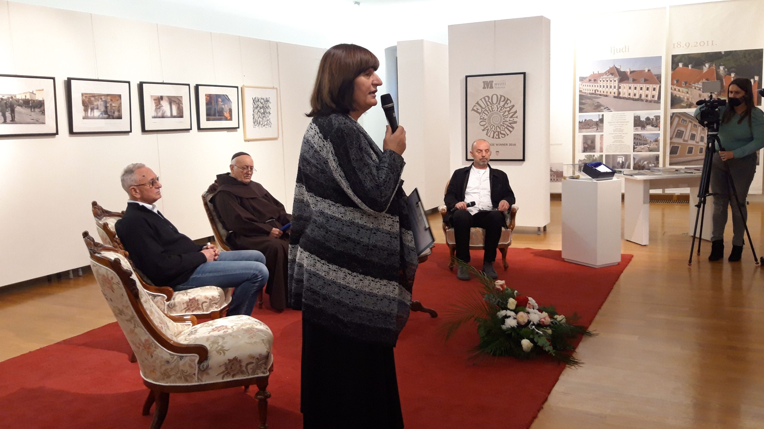 Vukovar, 22.11.2021 - U vukovarskome Gradskom muzeju u ponedjeljak je predstavljen dnevnik vukovarskog branitelja eljka Buljana, napisan u zatoèenitvu u koncentracijskom logoru u Srijemskoj Mitrovici, èime je zavreno obiljeavanje Dana sjeæanja na rtvu Vukovara i 30. godinjice stradanja toga grada.  foto HINA/ eljko DRAENOVIÆ/ ik