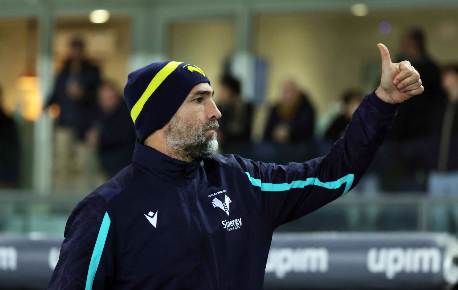 epa09598051 Hellas Verona's head coach Igor Tudor during the Italian Serie A soccer match between Hellas Verona and Empoli FC in Verona, Italy, 22 November 2021.  EPA/FILIPPO VENEZIA