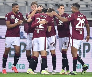 epa09598115 Torino’s Josip Brekalo jubilates after scoring the goal (1-0) during the Italian Serie A soccer match Torino FC vs Udinese Calcio at the Olimpico Grande Torino in Turin, Italy, 22 November 2021.  EPA/ALESSANDRO DI MARCO