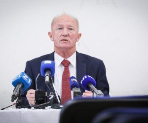 Zagreb, 23.11.2021. - Savez antifašističkih boraca i antifašista Republike Hrvatske (SABA RH) održao je konferenciju za medije u povodu rasprave na sjednici Odbora za ratne veterane Hrvatskoga sabora. Na sjednici u srijedu, 24. studenoga, raspravljati će se o realizaciji projekta uređenja groblja hrvatskih vojnika 1941-1945. Na fotografiji Franjo Habulin.
foto HINA/ Admir BULJUBAŠIĆ/ abu