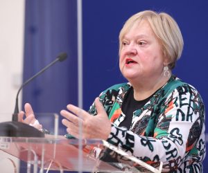 04.11.2021., Zagreb - Na konferenciji za medije odrzanoj u Saboru zastupnica Anka Mrak Taritas govorila je o temi "Rezolucija o klimatskoj i okolisnoj krizi, hoće li Vlada nakon Glasgowa imati vise sluha?".