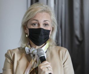 05.05.2021.,Zagreb, u hotelu Westin predstavljena Internetska platforma sigurna okupljanja. Nositelj platforme su Hrvatska gospodarska komora, i Ministarstvo kulture i medija uz partnerstvo stozera civilne zastite RH i Hrvatskog javoda za javno zdravstvo, a izradjena je po uzoru na belgijski model Covid Event Risk Model. Predstavljanju platforme nazocili su ministrica kulture Nina Obuljen Korzinek, Marija Bubas HZJZ, Tomislav Rados HGK, Tomo in der Mühlen HGK i Kresimir Partl, drzavni tajnik pri Ministarstvu kulture.
Photo: Robert Anic/PIXSELL