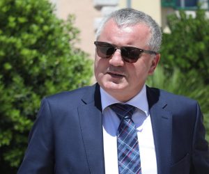 06.07.2021., Sibenik - Ministar prostornog uredjenja, graditeljstva i drzavne imovine Darko Horvat boravio je u Sibeniku. Tom prilikom sastao se s gradonacelnikom Zeljkom Buricem u Gradskoj upravi Grada Sibenika na temu razvojnog projekta Batizele. Photo: Dusko Jaramaz/PIXSELL