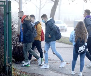 08.02.2021., Zagreb -Danas su se u Zagrebu ucenici svih razreda srednjih skola vratili u skole, odnosno nastava ce se organizirati prema modelu A. Grad Zagreb, prema podacima MZO-a, ima 35.417 ucenika srednjih skola, a ako im se pribroje i osnovnoskolci, od ponedjeljka je u zagrebackim skolskim klupama ukupno 98.2273 ucenika.
Photo: Patrik Macek/PIXSELL