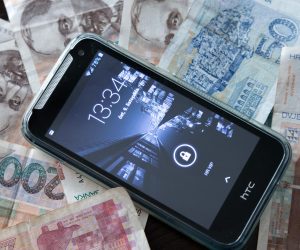 09.10.2014., Zagreb - Velik dio mjesecnih prihoda brojni gradjani odvajaju za placanje racuna za struju, vodu, grijanje i telefon.
Photo: Davor Puklavec/PIXSELL