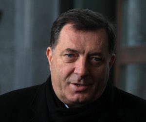 01.12.2011.Mirogoj, Zagreb -Posljednji ispracaj posljednjeg premijera SFRJ-a Ante Markovica na krematoriju na Mirogoju. Milorad Dodik
Photo: Boris Scitar/PIXSELL
