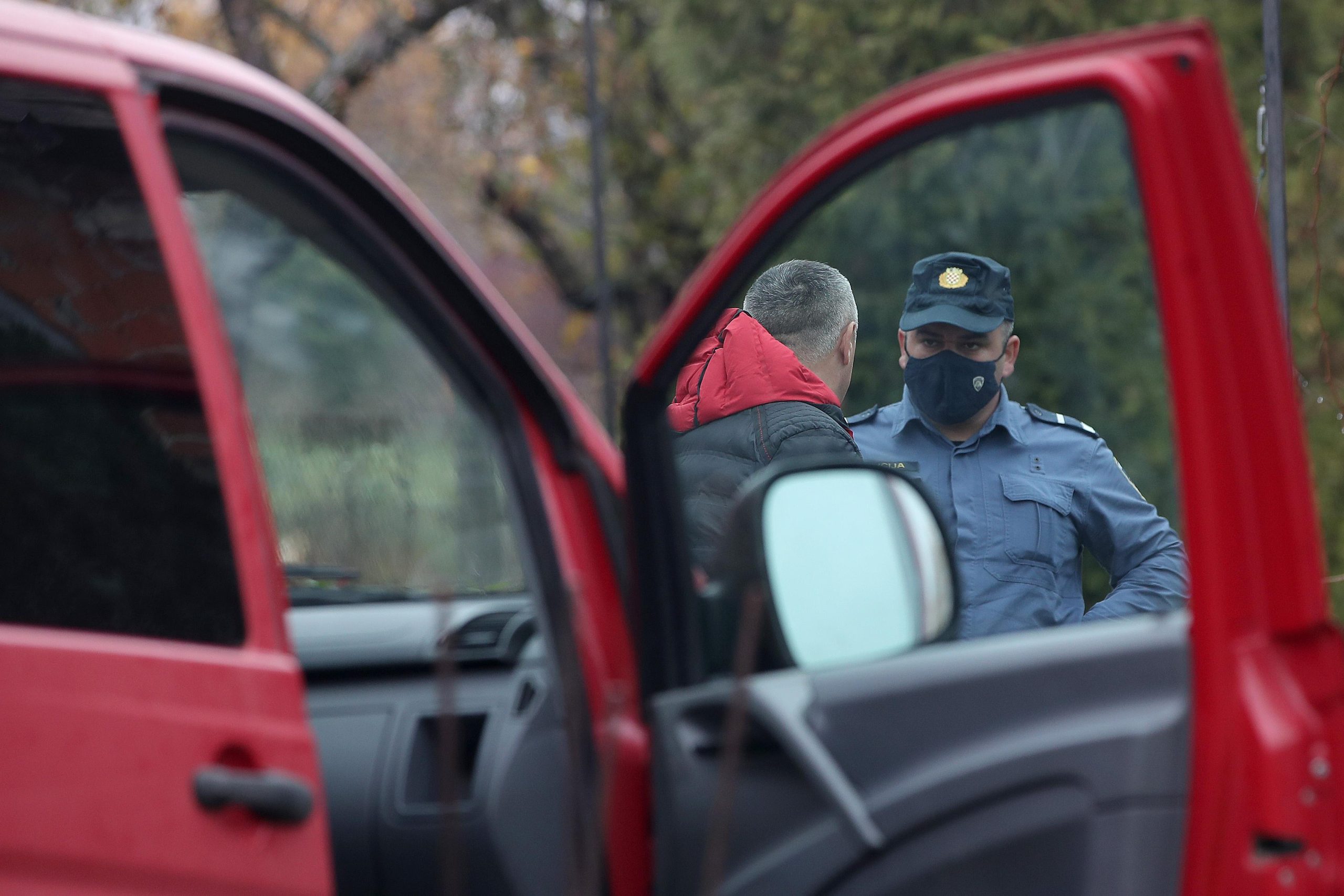 12.11.2021., Jastrebarsko - Oko ponoci u Zelenoj ulici na podrucju Jastrebarskog doslo je do trovanja ugljicnim monoksidom vise clanova obitelji uslijed koristenja benzinskog agregata u zatvorenom prostoru.