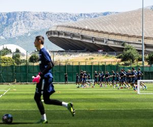 14.06.2021., Split - Nogometasi Hajduka u ponedjeljak su na Poljudu zapoceli pripreme za novu sezonu pod vodstvom trenera Jensa Gustafssona i njegovog strucnog stozera. Prvi trening zapoceo je u 11 sati na pomocnom igralistu stadiona Poljud buduci da su radovi na glavnom travnjaku jos uvijek u tijeku.
Photo: Milan Sabic/PIXSELL