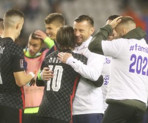 14.11.2021., Split - Stadion Poljud, kvalifikacijska utakmica za odlazak na SP u Qataru izmedju reprezentacije Hrvatske i Rusije. Luka Modric, Ivica Olic