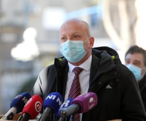 15.02.2021., Rijeka - Konferencija za medije clanova Kriznog stozera Civilne zastite PGZ i predstavnika Primorsko goranske zupanije. Nazocili su: predsjednik Zupanijske skupstine Erik Fabijanic, procelnici PGZ Nada Milosevic i Ljudevit Krpan, ravnatelj Nastavnog zavoda za javno zdravstvo PGZ Vladimir Micovic i epidemiolog Dobrica Roncevic.
Photo: Goran Kovacic/PIXSELL