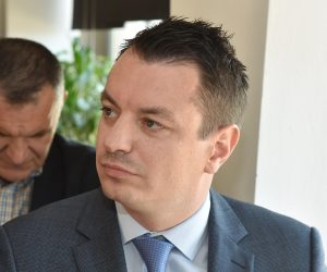 15.10.2019., Sibenik - Ministar uprave Ivan Malenica i ministar Regionalnog razvoja i EU fondova prisustvovali potpisivanju ugovora za Sibensko Veleuciliste na tvrdjavi Barone. Tomislav Petric
Photo: Hrvoje Jelavic/PIXSELL
