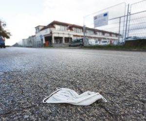 15.10.2020., Gospic - U Domu za stare i nemocne Licko-senjske zupanije u Gospicu ima 65 novozarazenih koronavirusom. Dom broji ukupno 96 zarazenih, 86 korisnika i 13 djelatnika.  
Photo: Marko Dimic/PIXSELL