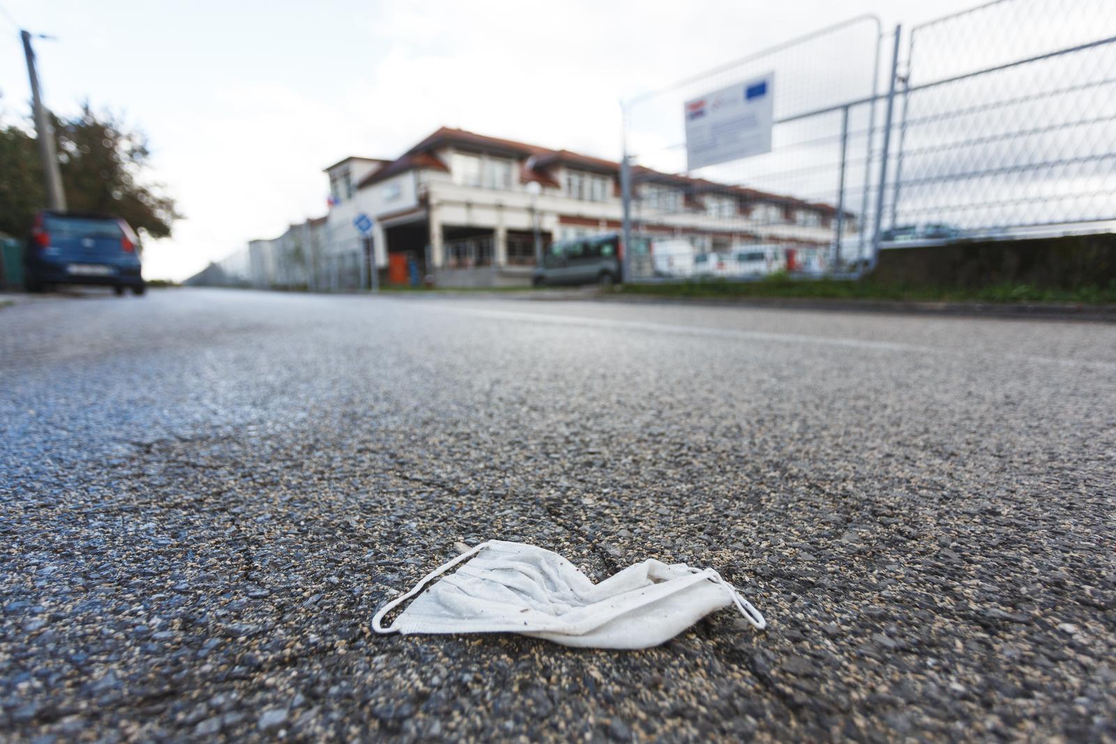 15.10.2020., Gospic - U Domu za stare i nemocne Licko-senjske zupanije u Gospicu ima 65 novozarazenih koronavirusom. Dom broji ukupno 96 zarazenih, 86 korisnika i 13 djelatnika.  
Photo: Marko Dimic/PIXSELL