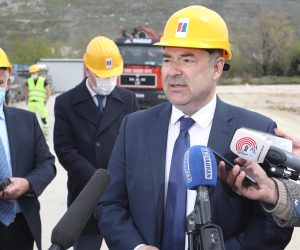 16.04.2021., Split -  Na splitskom TTTS-u HEP polozen kamen temeljac i zapoceli radovi na izgradnji TS 110/20(10) kV Terminal. Uz Franu Barbarica predsjednika uprave HEP grupe, na  svecanosti uz ostale uzvanike sudjelovali su zupan Blazenko Boban i gradonacelnik Andro Krstulovic Opara. 
Photo: Ivo Cagalj/PIXSELL