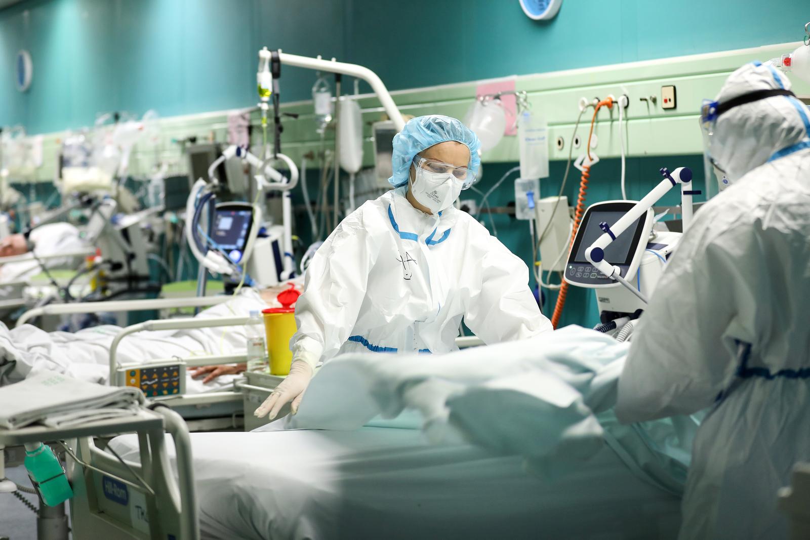 16.04.2021., Zagreb - Reportaza iz KB Dubrava sa odjela intezivnog lijecenja Covid pozitivnih pacijenata koji su na respiratoru.
Photo: Emica Elvedji/PIXSELL