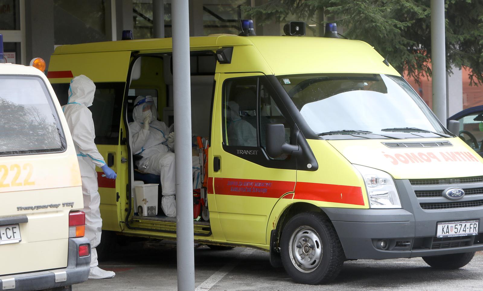 19.04.2021.,  Karlovac - Zbog reduciranja hladnog pogona u  Opcu bolnicu Karlovac od danas se primaju hitni slucajevi i onkoloski bolesnici. Covid odjel Opce bolnice vec tjednima je prenapucen pacijentima koji svakodnevno u velikom broju pristizu.
Photo: Kristina Stedul Fabac/PIXSELL
