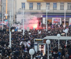 20.11.2021., Zagreb - Gradjanska udruga "Inicijativa prava i slobode" organizirala je prosvjed protiv COVID potvrda pod nazivom "ZAjedno za Slobodu" koji je krenuo s lokacije Trga Francuske Republike i Trga zrtava fasizma te  je odrediste obje kolone na Trgu bana Josipa Jelacica.