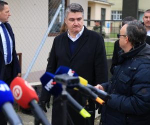 22.11.2021.,Nasice - Danas se u Nasicama odrzava svecani ispracaj 36. hrvatskog kontingenta u NATO operaciju KFOR u Republiku Kosovo. Samo sat vremena prije sluzbenog pocetka ceremonije dogodila se - drama. Po nalogu naelnika vojne policije zamijenjena je predvidjena straza i postavljena vojna policija,