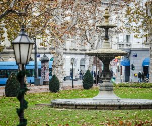 22.11.2021., Zagreb - Zrinjevac. Advent je pred vratima. Upaljene lampice nagovjescuju blagdansko raspolozenje te jedan od napopularnijih parkova u gradu poprima novo ruho.
