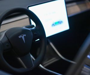 24.11.2020., Zagreb - Od 13.11.2020. Tesline automobile mogu se naruciti preko sluzbene hrvatske stranice, a povodom toga u Avenue Mallu je otvoren "pop up store" gdje je izlozen Tesla Model 3. Photo: Igor Soban/PIXSELL