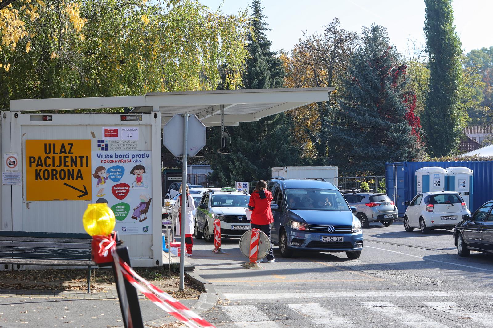 25.10.2021., Zagreb - Testiranje na covid-19 pri Zavodu za javno zdravstvo Andrija Stampar u Mirogojskoj ulici.