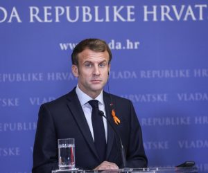 25.11.2021., Zagreb - Predsjednik Francuske Emmanuel Macron daje izjavu medijima nakon sluzbenog sastanka s predsjednik Vlade RH Andrejom Plenkovicem u Banskim dvorima. Predsjednik Macron prvi je francuski predsjednik koji dolazi u sluzbeni posjet Hrvatskoj.