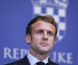 25.11.2021., Zagreb - Predsjednik Francuske Emmanuel Macron daje izjavu medijima nakon sluzbenog sastanka s predsjednik Vlade RH Andrejom Plenkovicem u Banskim dvorima. Predsjednik Macron prvi je francuski predsjednik koji dolazi u sluzbeni posjet Hrvatskoj. Photo: Patrik Macek/PIXSELL