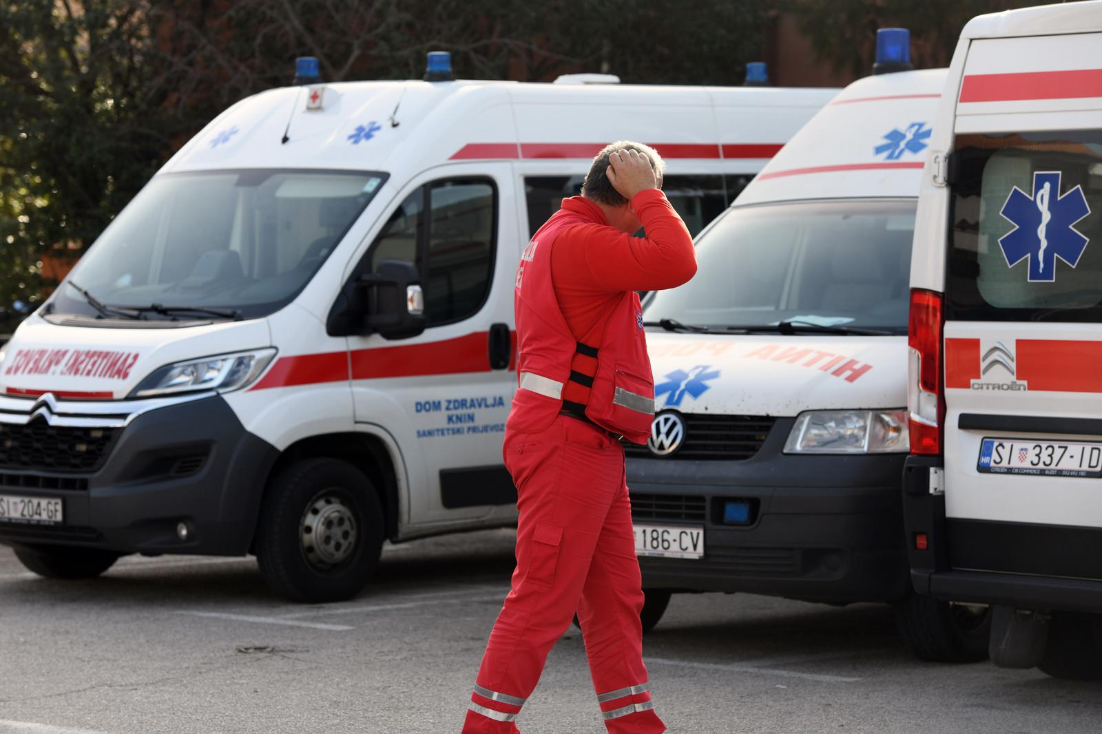 26.02.2021., Sibenik - Vec deset dana traje bijeli strajk vozaca sanitetskoga prijevoza koji traze vece koefcijente za placu.
Photo: Hrvoje Jelavic/PIXSELL