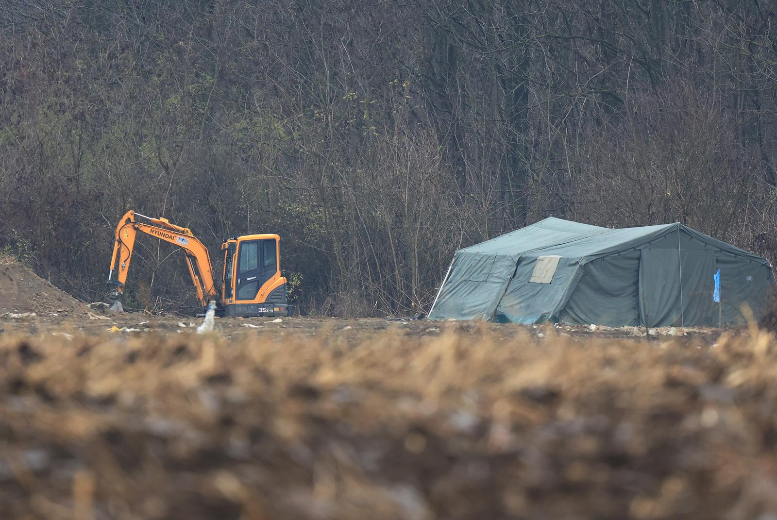26.11.2021.,Vukovar - Nedaleko od ceste Bobota – Pacetin, naselja u blizini Vukovara,  pronadjena je nova masovna grobnica u kojoj su do sada pronadjeni posmrtni ostaci najmanje deset tijela ljudi nestalih u Domovinskom ratu. Grobnica se nalazi oko 200 metara udaljena od ceste, uz sumarak i u neposrednoj blizini divljeg deponija.
