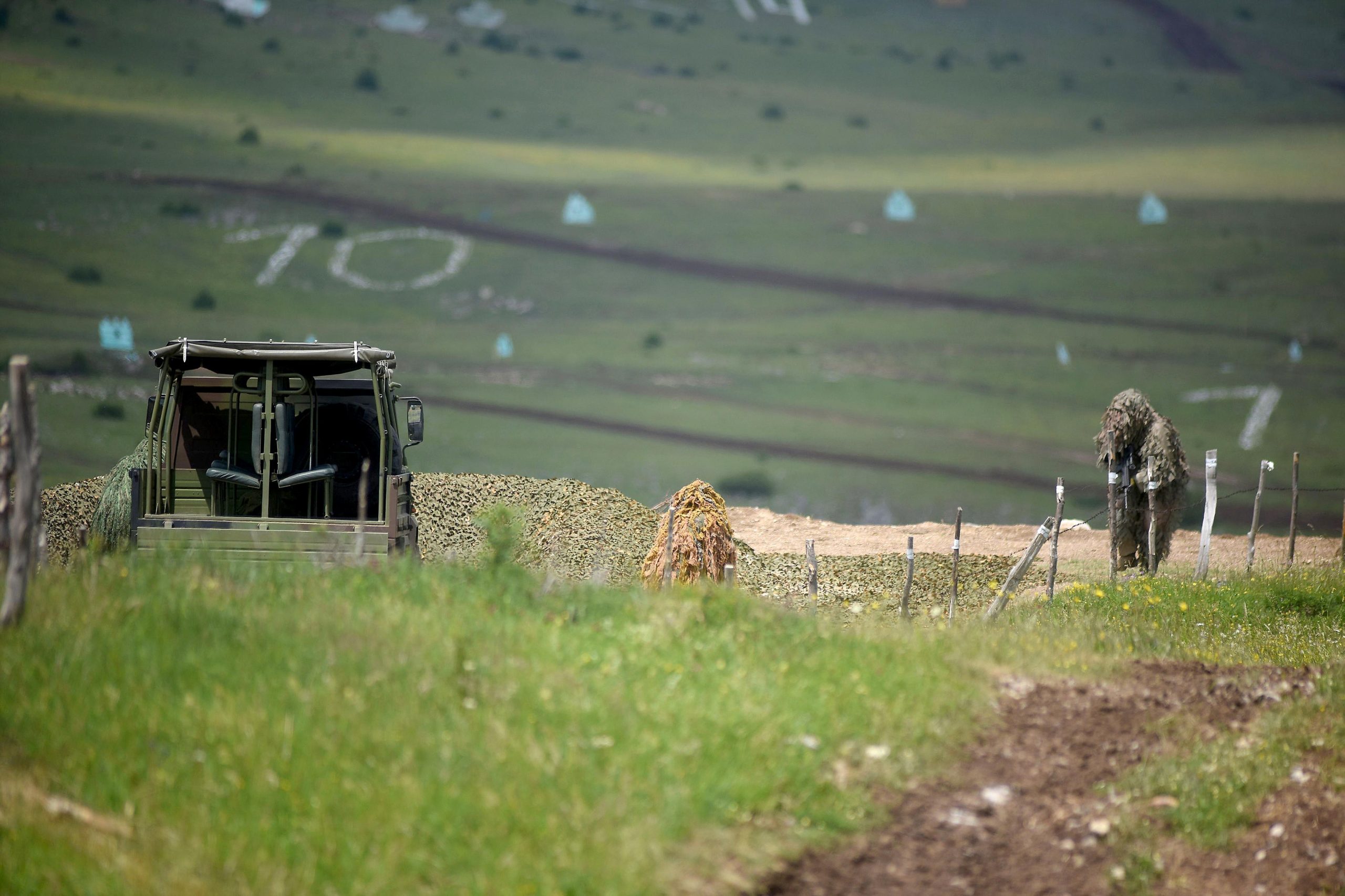 27, June, 2021, Pester - Units of the Army, Air Force and Air Defense, 72nd Brigade for Special Operations and 63rd Parachute Brigade are conducting a joint tactical exercise with combat shooting "Lightning Strike 2021" at the Temporary Range Pester on the topic "Strengthened tactical group in conducting an offensive operation". Photo: B.P./ATAImages

27, jun, 2021, Pester - Jedinice Kopnene Vojske, Ratnog vazduhoplovstva i protivvazduhoplovne odbrane, 72. brigade za specijalne operacije i 63. padobranske brigade izvode zdruzenu takticku vezbu sa bojevim gadjanjem "Munjeviti udar 2021" na Privremenom poligonu Pester po temi "Ojacana takticka grupa u izvodjenju napadne operacije" . Photo: B.P./ATAImages