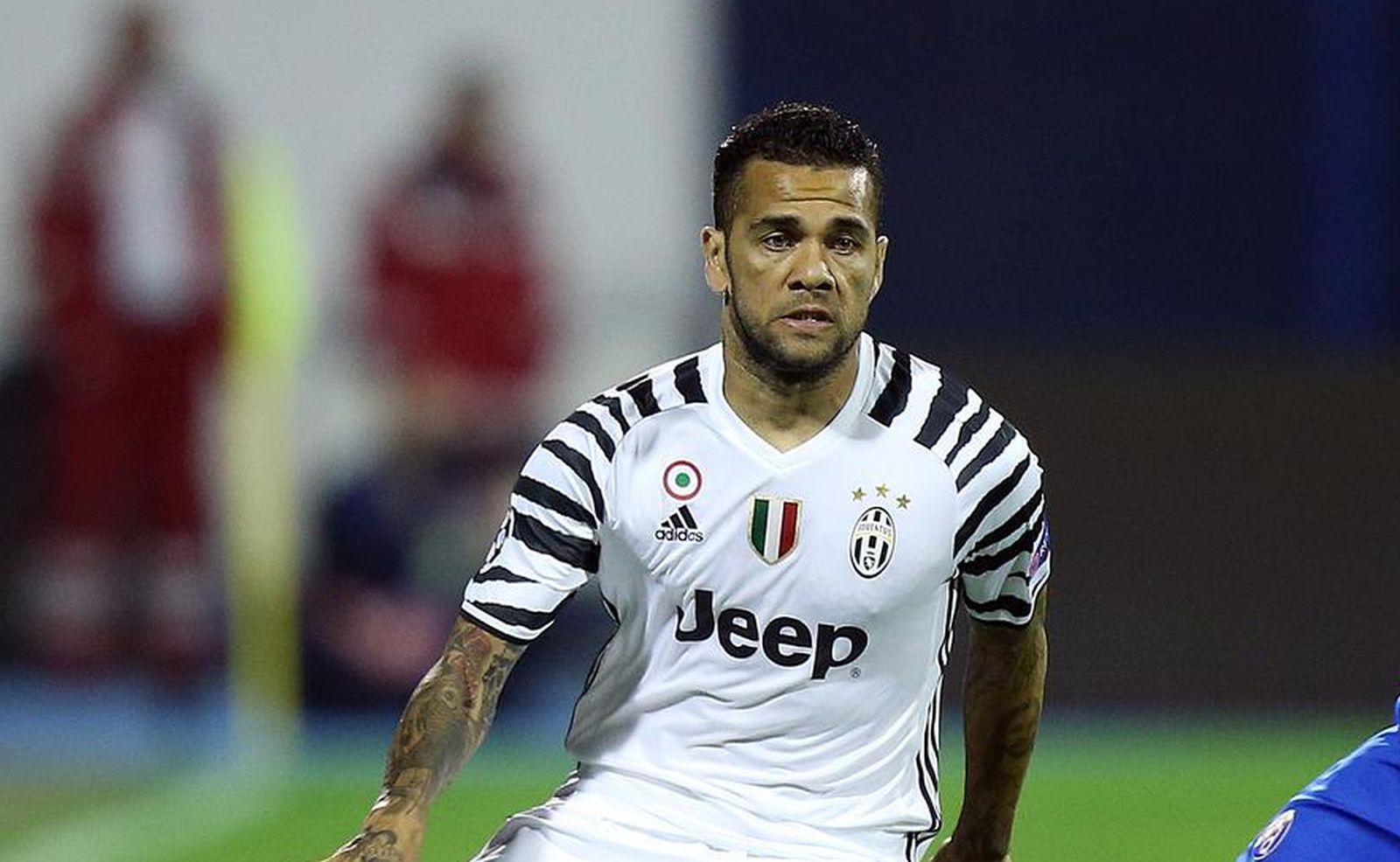 27.09.2016., stadion Maksimir, Zagreb - Liga prvaka, skupina H, 2. kolo, GNK Dinamo - Juventus FC. Domagoj Pavicic, Dani Alves.
Photo: Goran Stanzl/PIXSELL