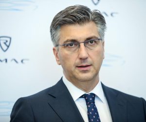 28.06.2019., Sveta Nedelja - Premijer Andrej Plenkovic s ministrima posjetio tvrtku Rimac Automobili. Tvrtku su poisjetili i predstavnici tvrtki Porsche i Hyundai. Izjave za medije nakon zavrsenog sastanka. Andrej Plekovic.
Photo: Igor Kralj/PIXSELL