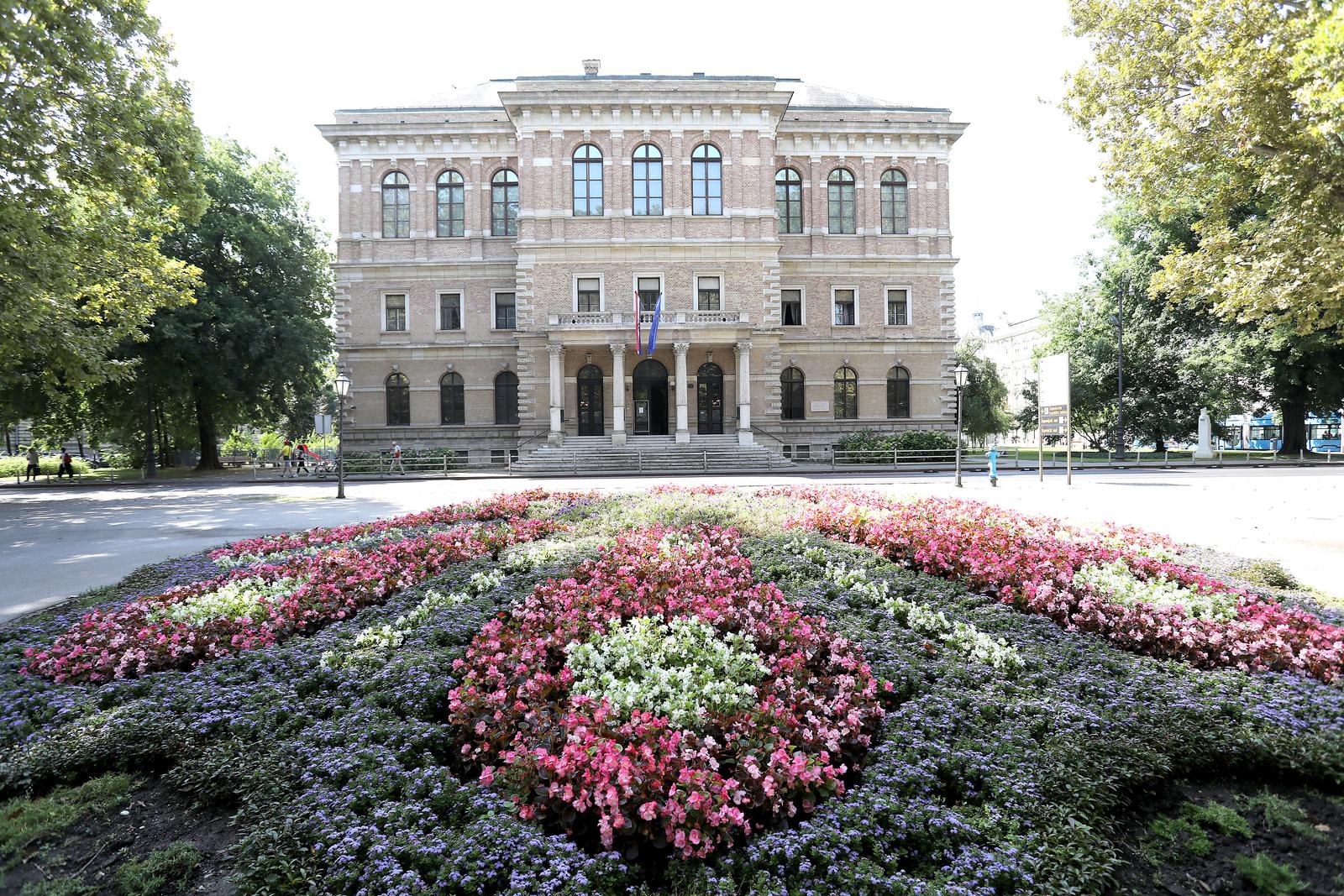 28.07.2021., Zagreb - Na dansanji dan, 28. srpnja 1867. godine,  svecano otvorena Jugoslavenska, danasnja Hrvatska akademija znanosti i umjetnosti. Temelje HAZU polozio je biskup Josip Juraj Strossmayer, 10. prosinca 1860., kada je prvoj Banskoj konferenciji uputio pismenu darovnicu i dao novcani prilog od 50000 forinti nuzan za zakladu akademije. 
Photo: Patrik Macek/PIXSELL