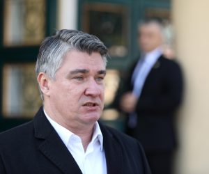 28.10.2021., Delnice - Svecano obiljezavanje 30. godisnjice osnutka 138 brigade HV "Goranski risovi" u Domu kulture. Predsjednik RH Zoran Milanovic dao je izjavu medijima.