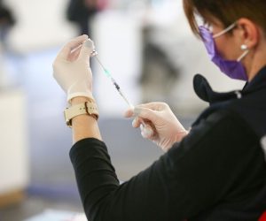 28.10.2021., Zagreb -  Organizirano cijepljenje protiv COVID-a cjepivima Comirnaty (Pfizer), Janssen (Johnson & Johnson) i Moderna na Zagrebackom Velesajmu.
Photo: Matija Habljak/PIXSELL